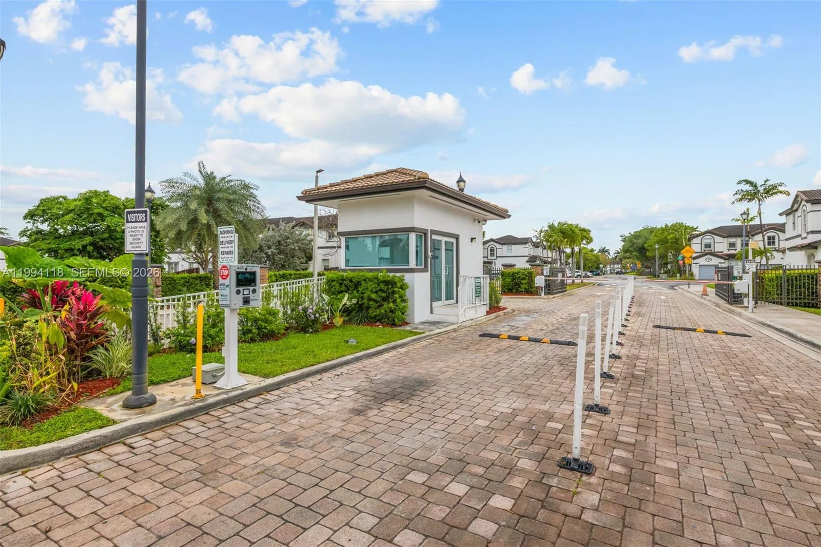 11507 NW 77th St, Doral, FL 33178 photo 2