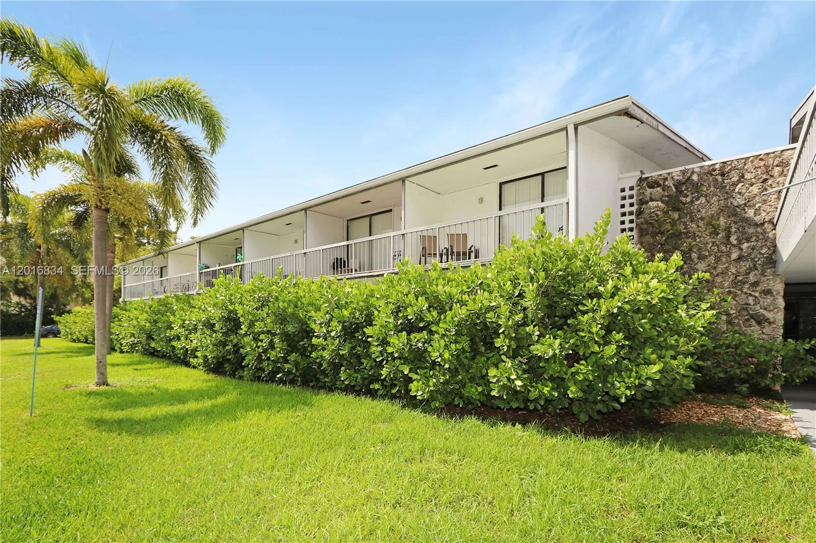 750 NE 195th St, Miami, FL 33179 photo 3