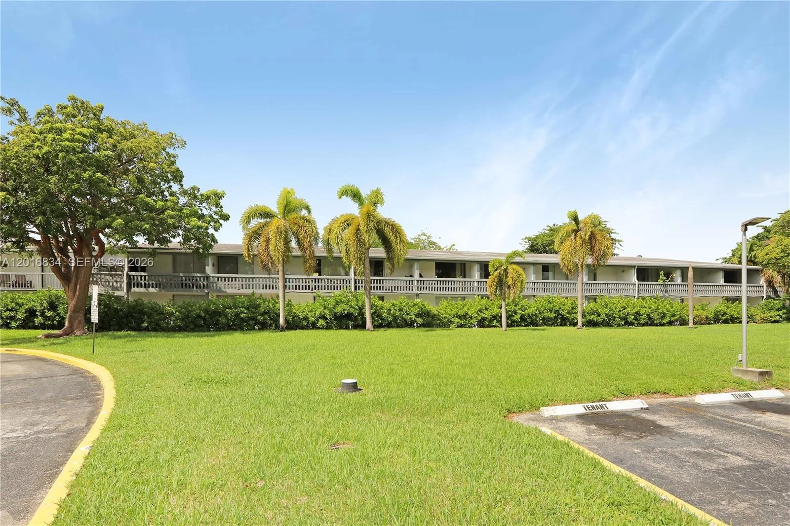 750 NE 195th St, Miami, FL 33179 photo 4