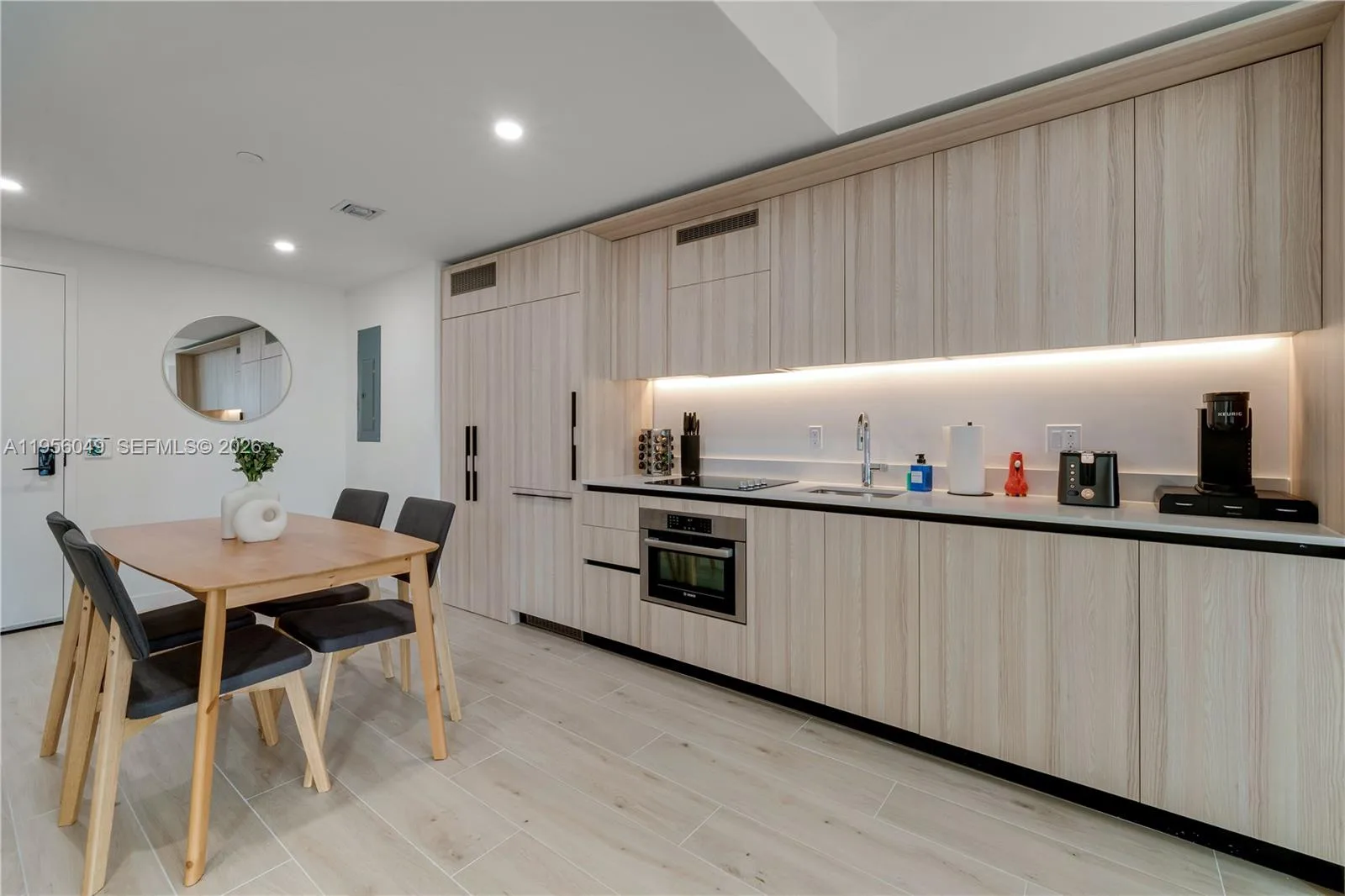 225 N Miami Ave # 1707, Miami, FL 33128