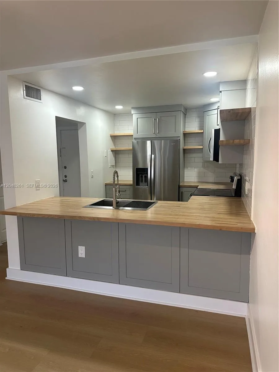 10425 SW 112th Ave # 215, Miami, FL 33176