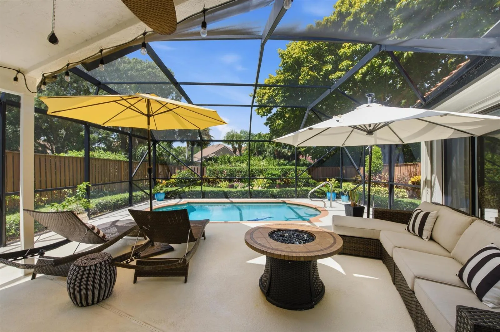 2576 LA CRISTAL Circle, Palm Beach Gardens, FL 33410