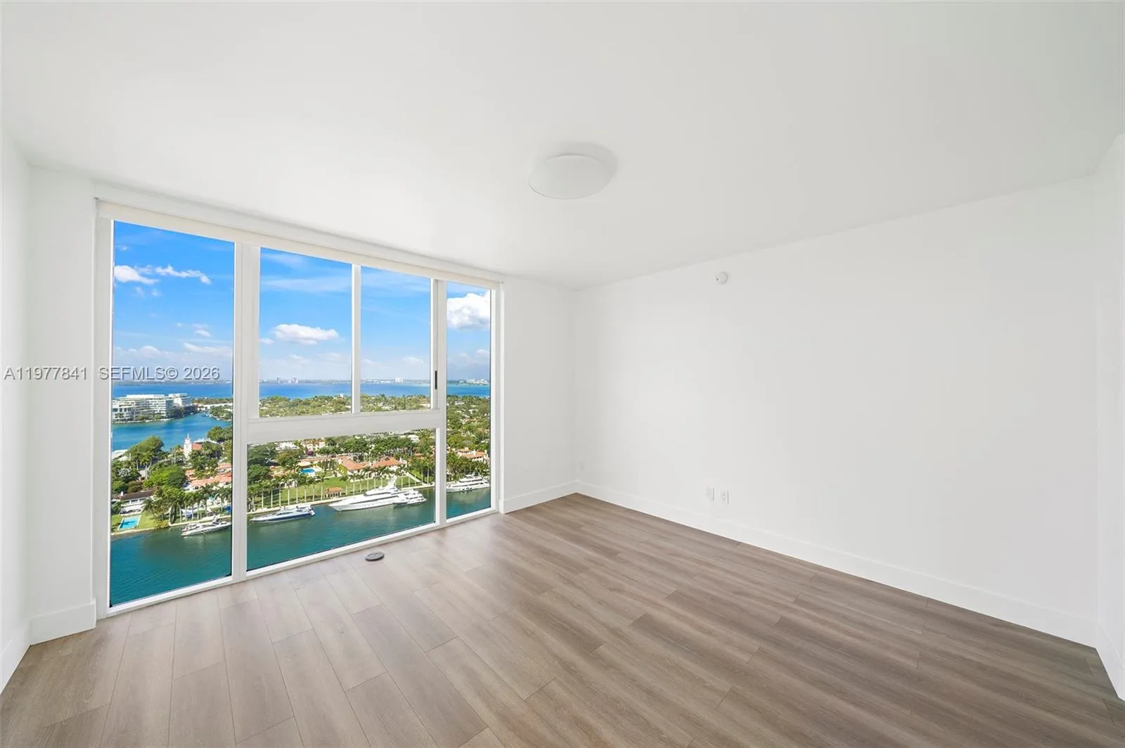 4775 Collins Ave # 2507, Miami Beach, FL 33140 photo 9