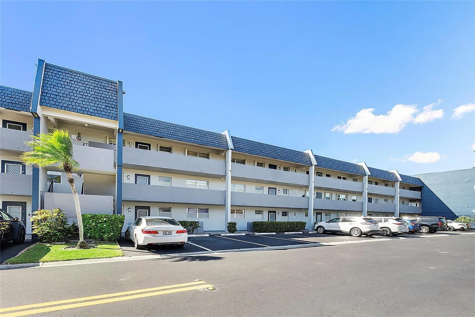 7847 Golf Circle Drive # 211, Margate, FL 33063