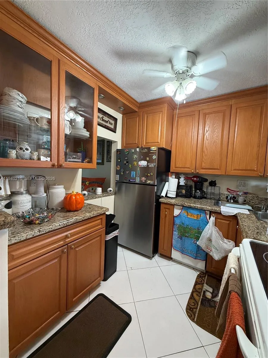 9041 Sunrise Lakes Blvd # 207, Sunrise, FL 33322 photo 2