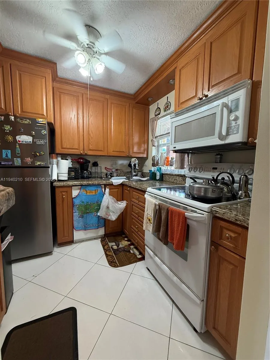 9041 Sunrise Lakes Blvd # 207, Sunrise, FL 33322 photo 3