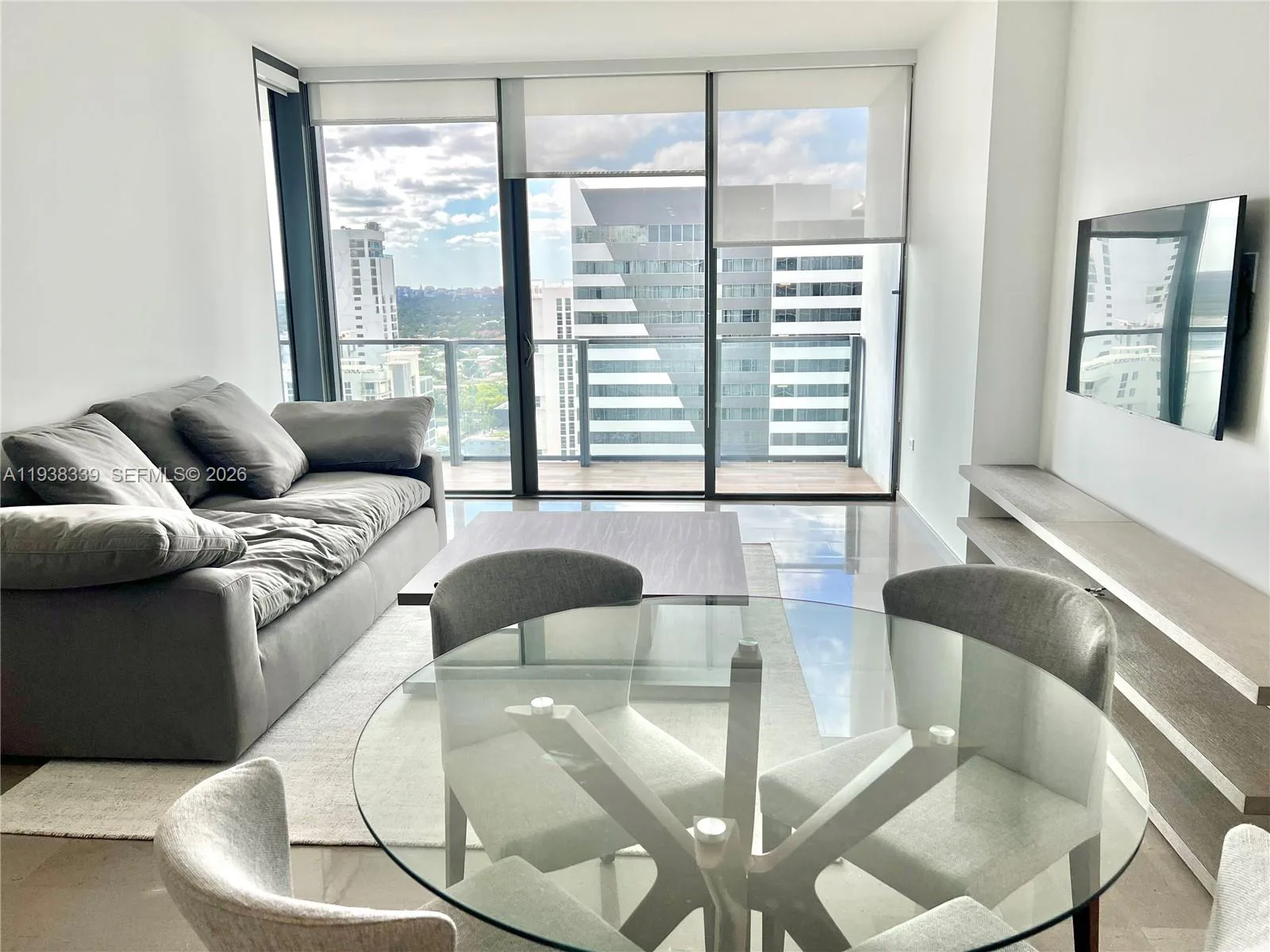 88 SW 7 st # 1706, Miami, FL 33131