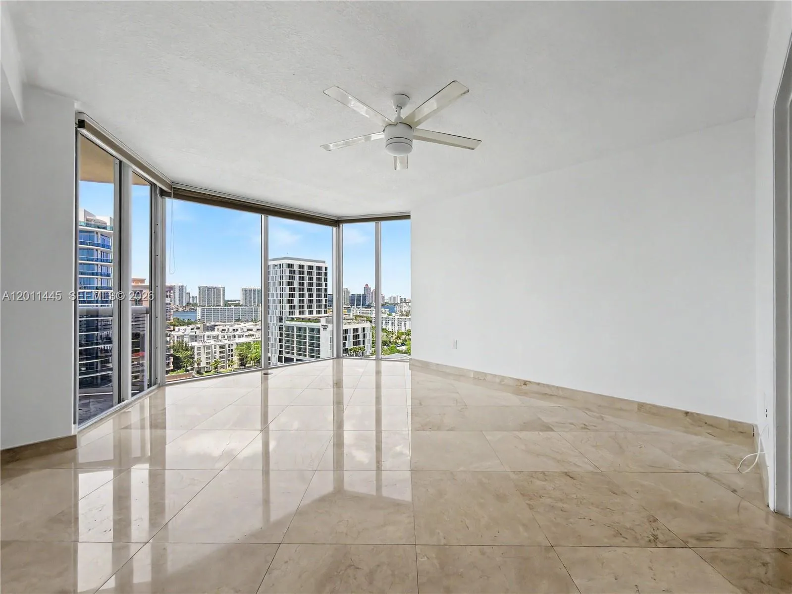 17555 Collins Ave # 1502, Sunny Isles Beach, FL 33160 photo 2