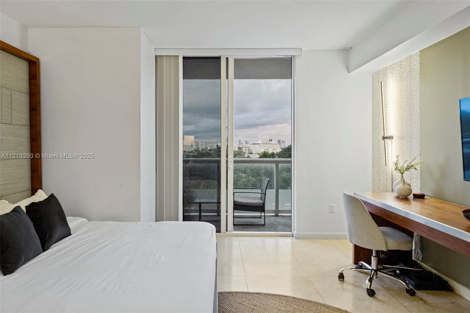 50 Biscayne Blvd # 605, Miami, FL 33132 photo 6