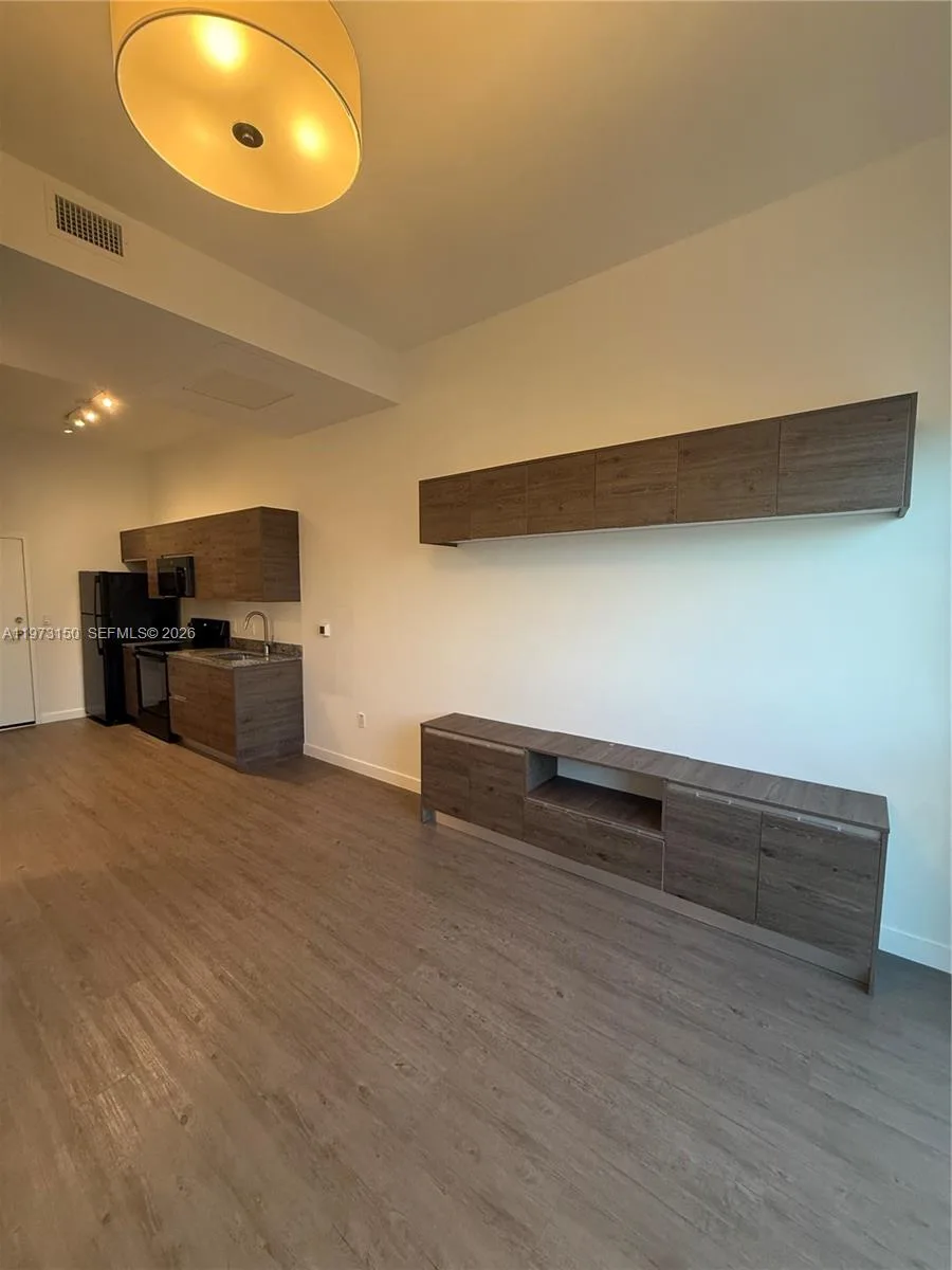 61 NW 37th Ave # 22, Miami, FL 33125 photo 6