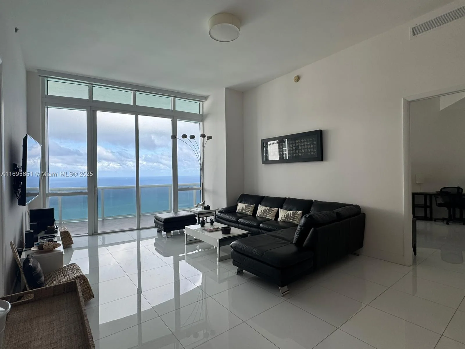15811 Collins Ave # 4203, Sunny Isles Beach, FL 33160 photo 4