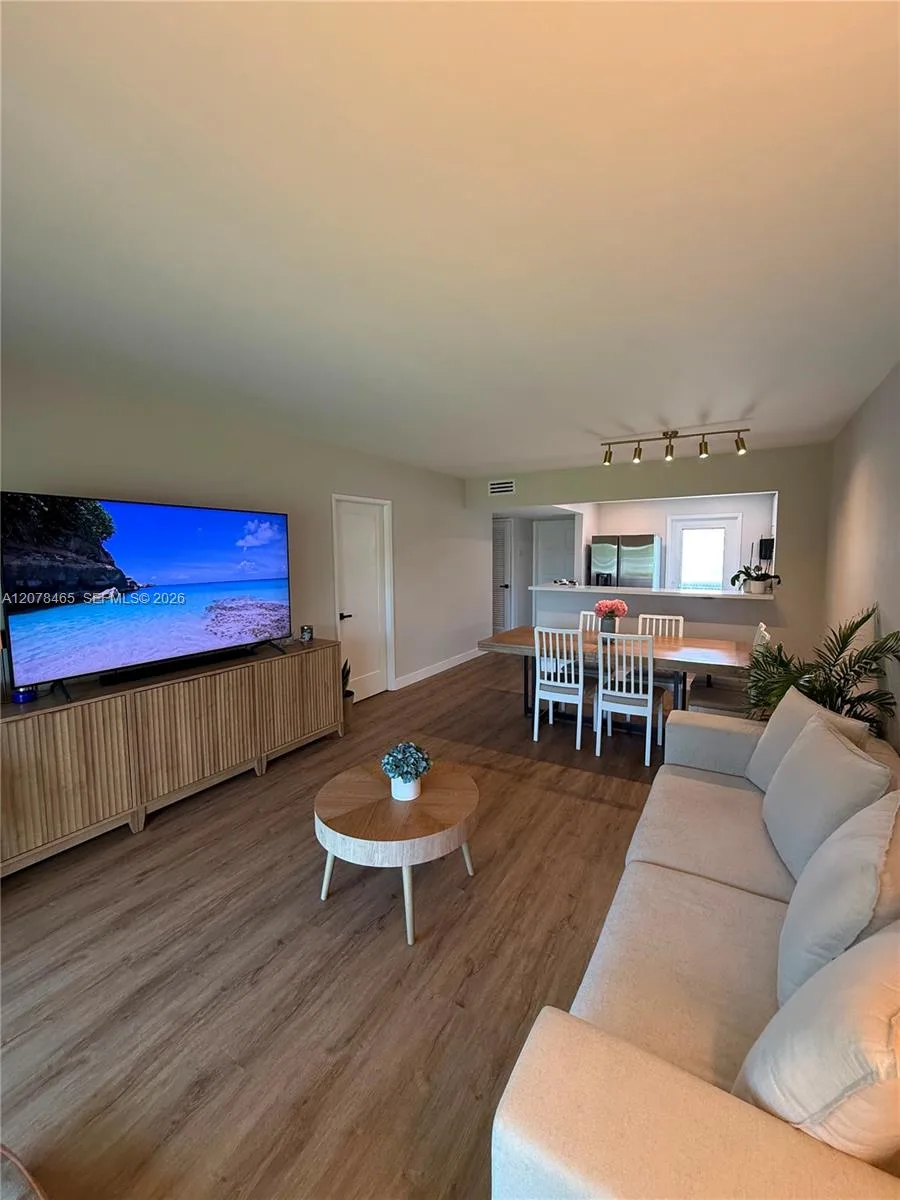 5200 Washington St # 207, Hollywood, FL 33021 photo 6