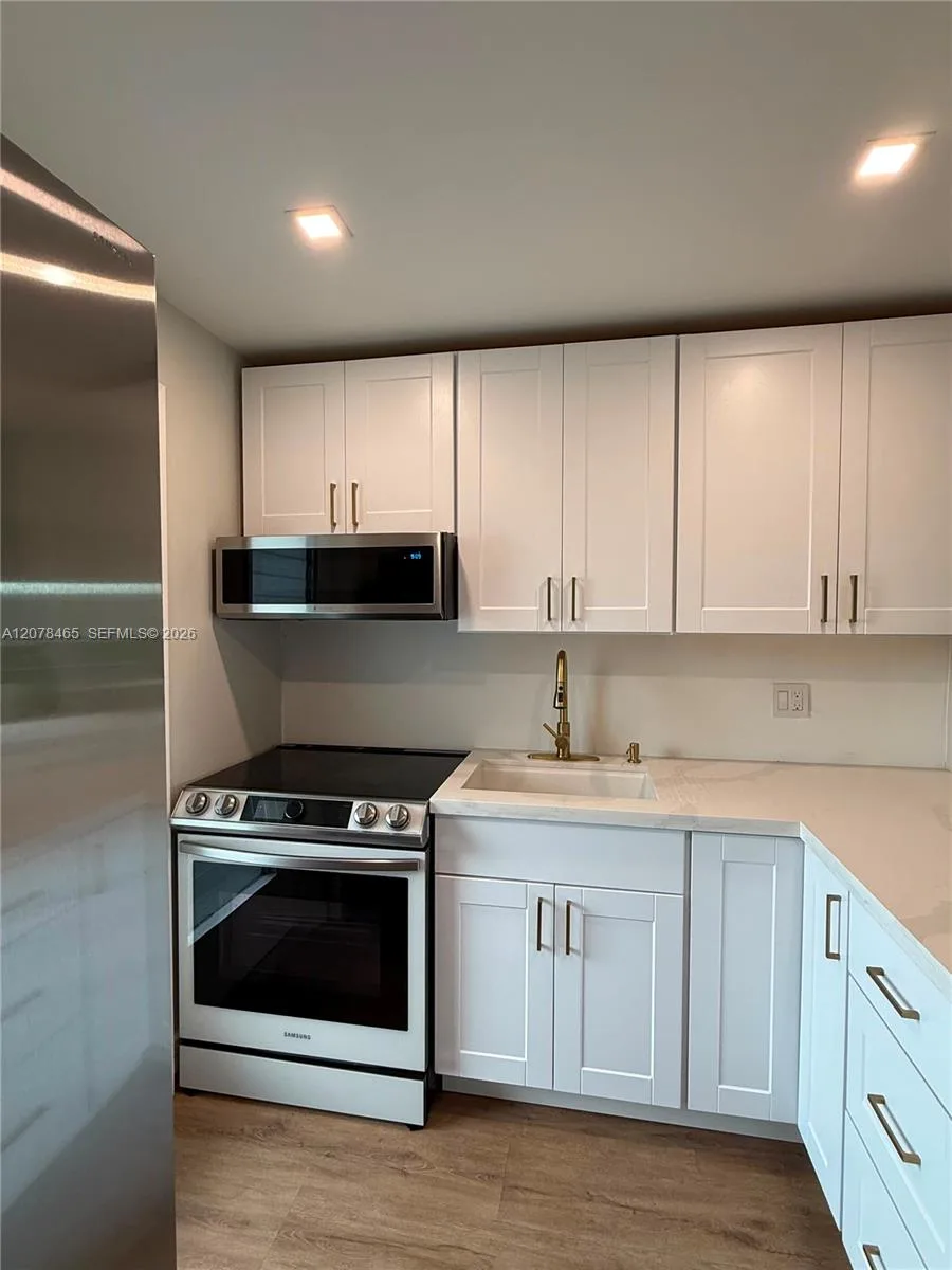 5200 Washington St # 207, Hollywood, FL 33021 photo 8