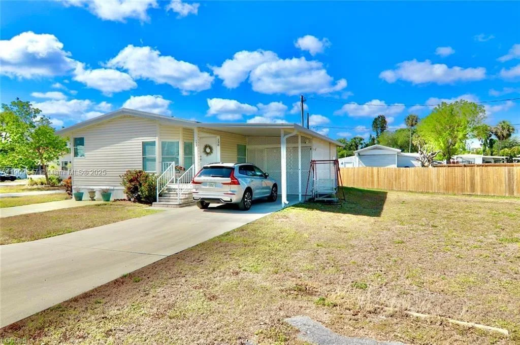 138 Lantern Ln, Fort Myers, FL 33917