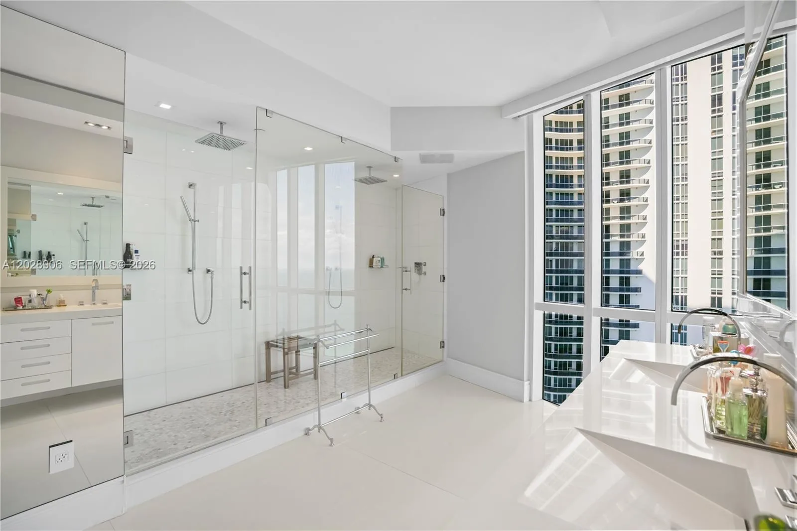 15811 Collins Ave # 2601, Sunny Isles Beach, FL 33160 photo 9