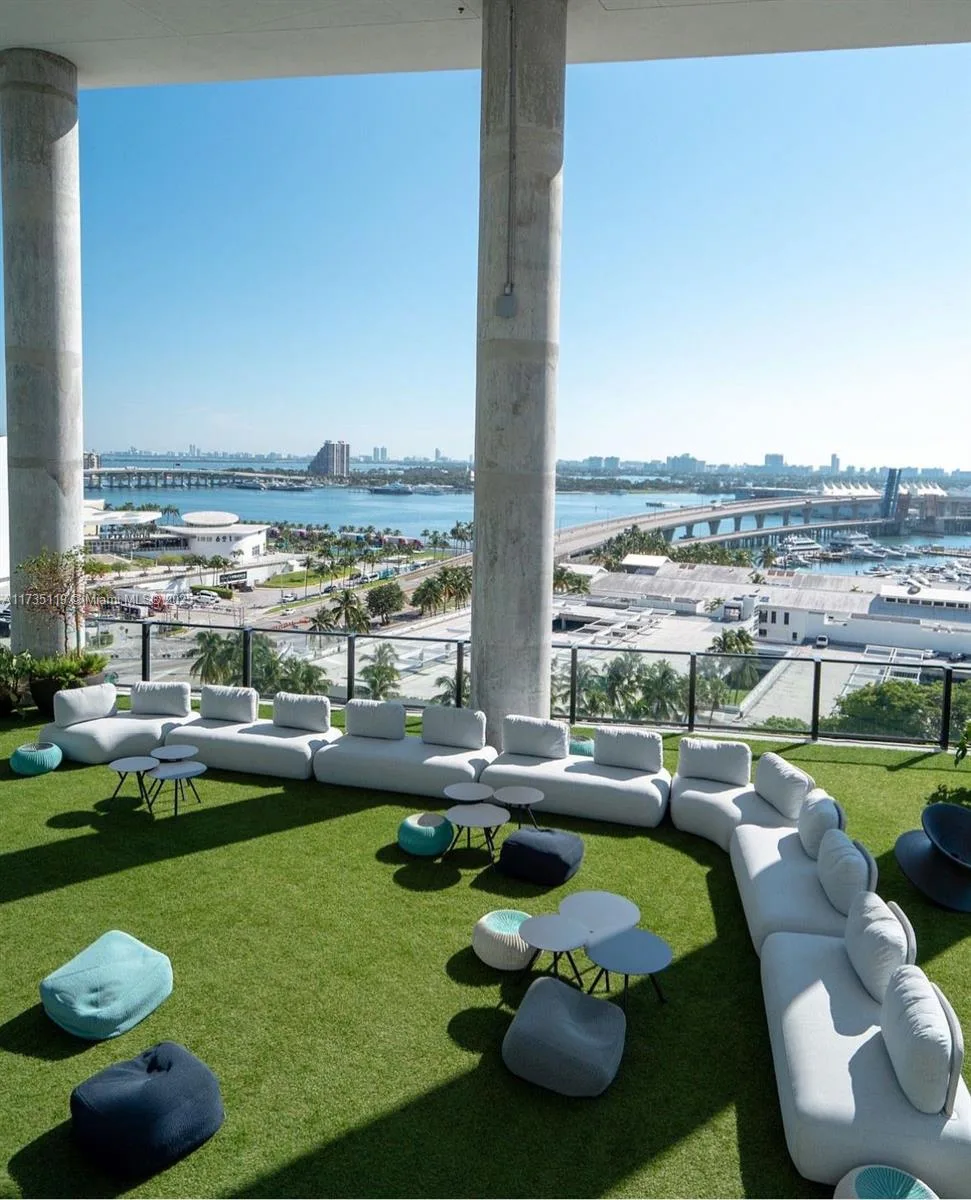 398 NE 5th St # 1510, Miami, FL 33132 photo 10