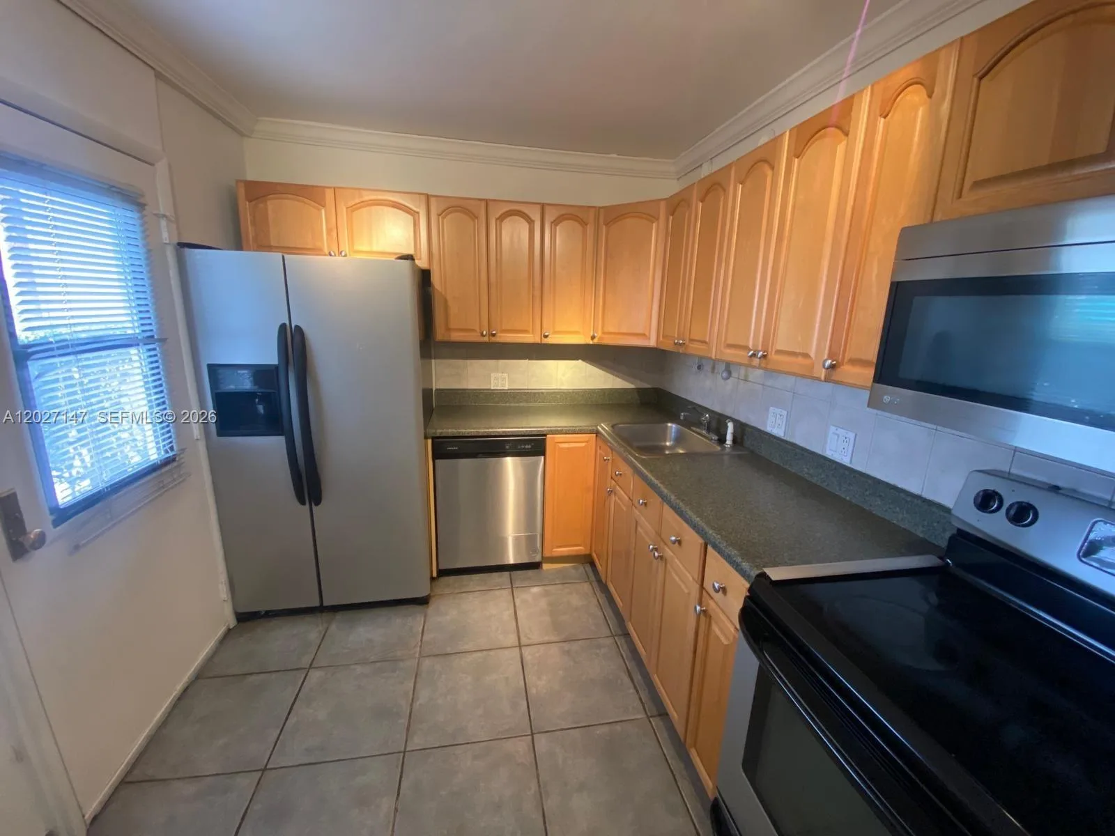 3475 N Country Club Dr # 106, Aventura, FL 33180