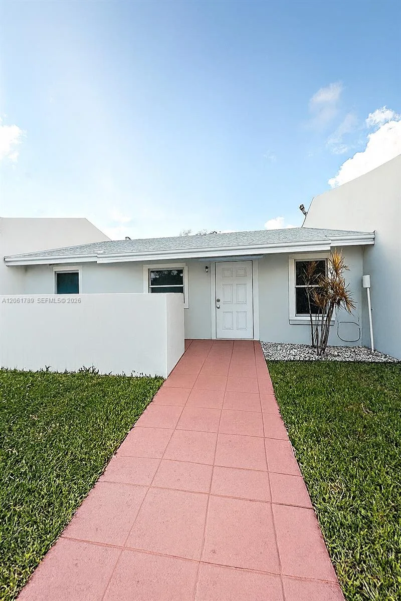 10385 SW 209th Ln, Cutler Bay, FL 33189