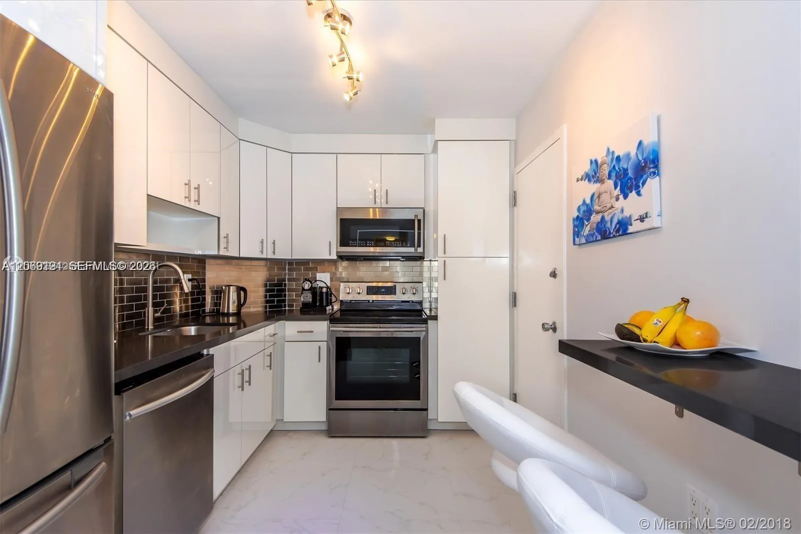 300 Bayview Dr # 1102, Sunny Isles Beach, FL 33160 photo 9