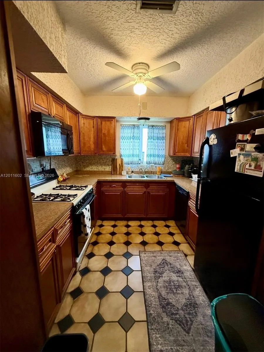 40 SE 8th St, Dania Beach, FL 33004 photo 3