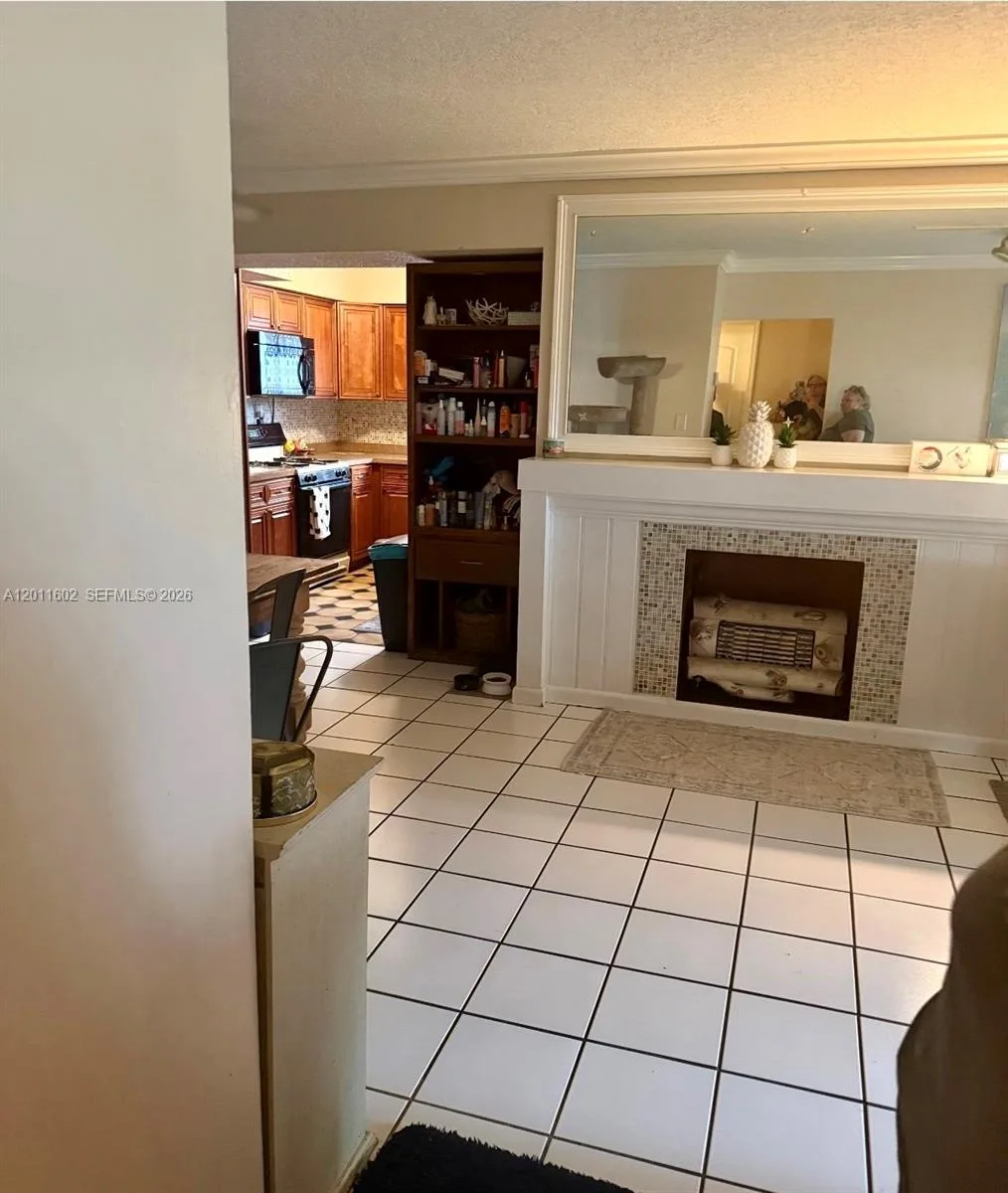 40 SE 8th St, Dania Beach, FL 33004 photo 4