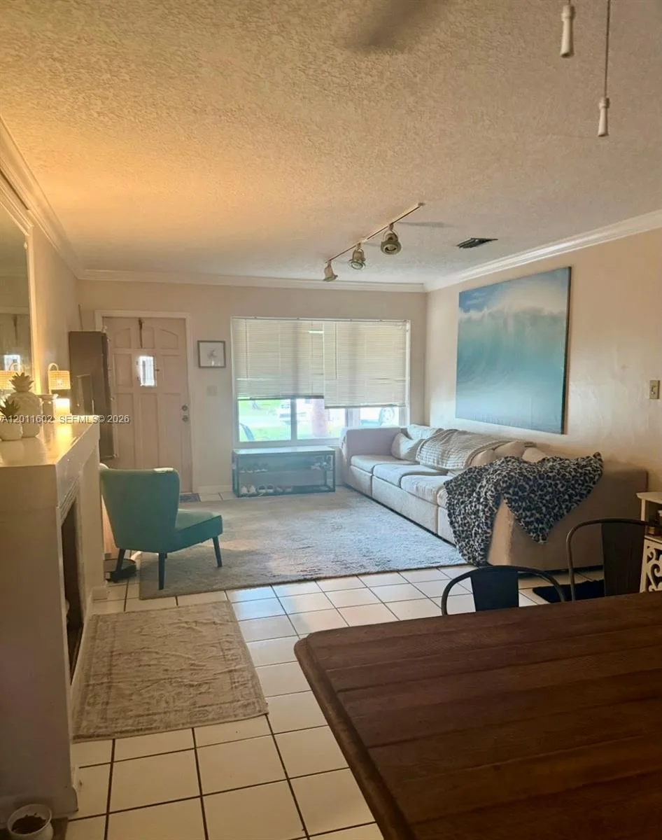 40 SE 8th St, Dania Beach, FL 33004 photo 5