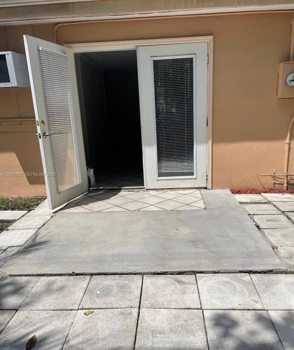 40 SE 8th St, Dania Beach, FL 33004 photo 6