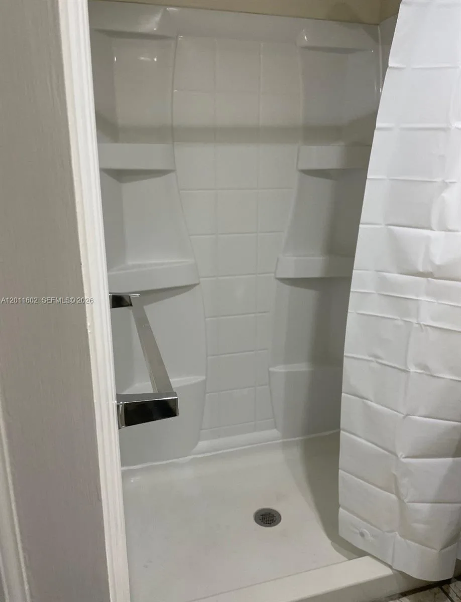 40 SE 8th St, Dania Beach, FL 33004 photo 8
