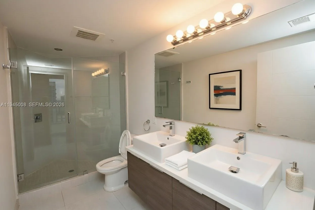 1010 SW 2nd Ave # 1703, Miami, FL 33130 photo 3