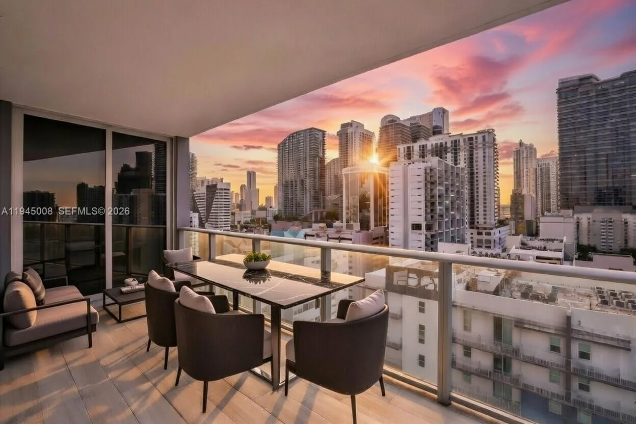 1010 SW 2nd Ave # 1703, Miami, FL 33130 photo 5