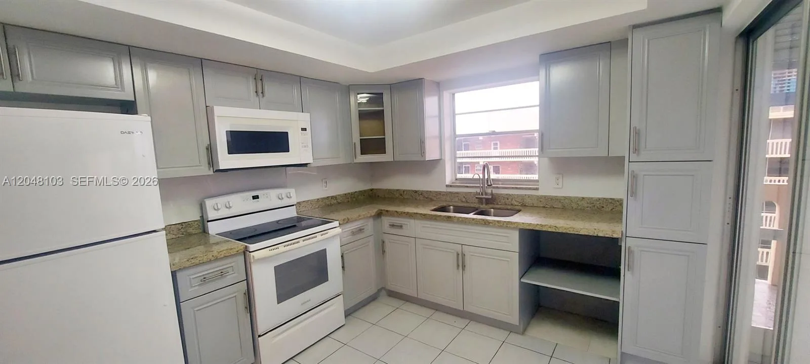 200 NE 12th Ave # 3E, Hallandale Beach, FL 33009