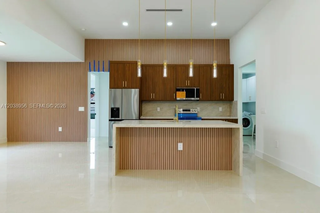 814 Calyton Ave, Lehigh Acres, FL 33972