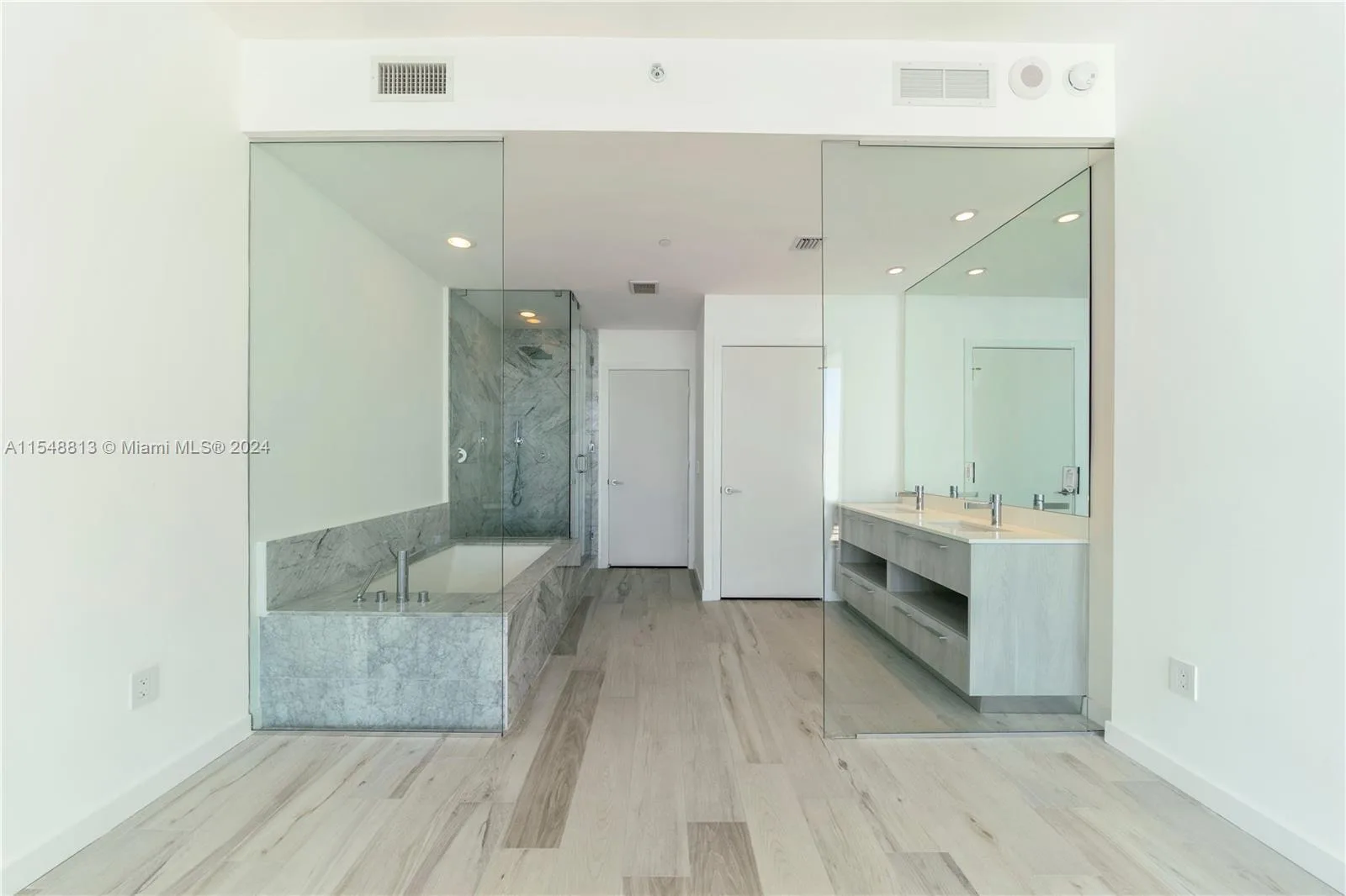 480 NE 31st St # 2202, Miami, FL 33137 photo 11