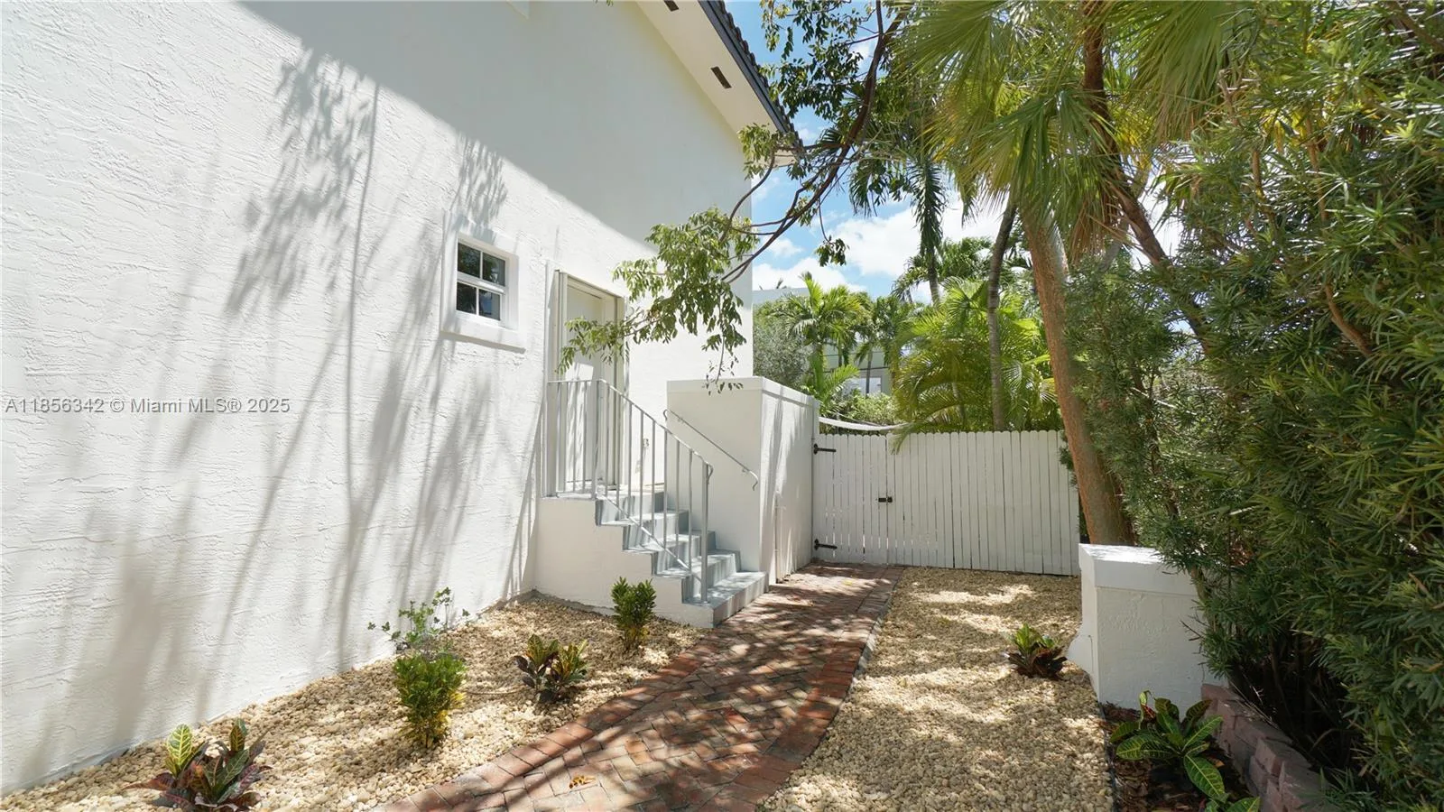 691 Ridgewood Rd, Key Biscayne, FL 33149 photo 8