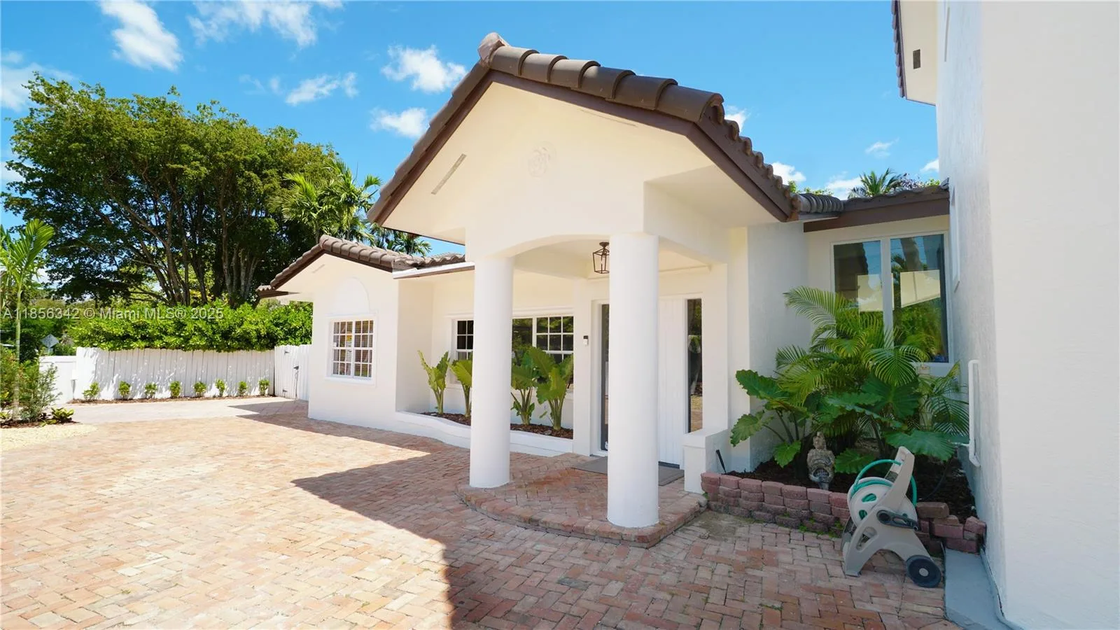 691 Ridgewood Rd, Key Biscayne, FL 33149 photo 9
