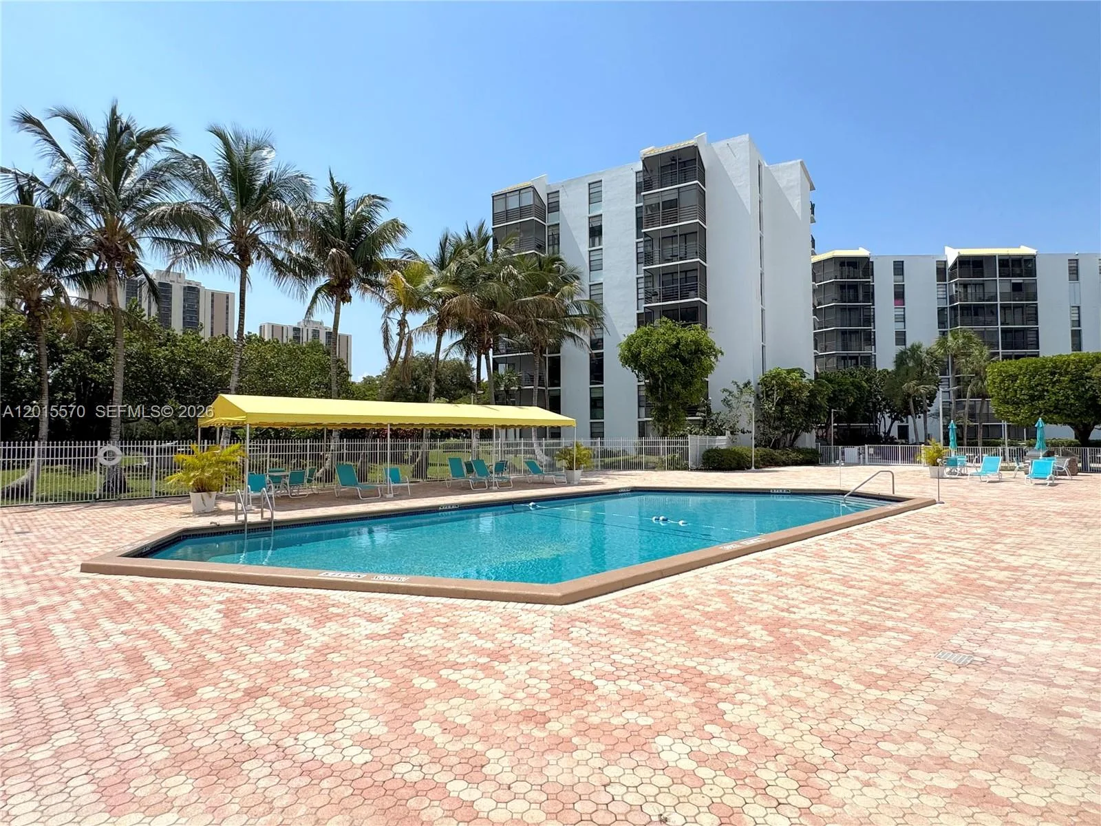 20400 W Country Club Dr # 209, Aventura, FL 33180 photo 2