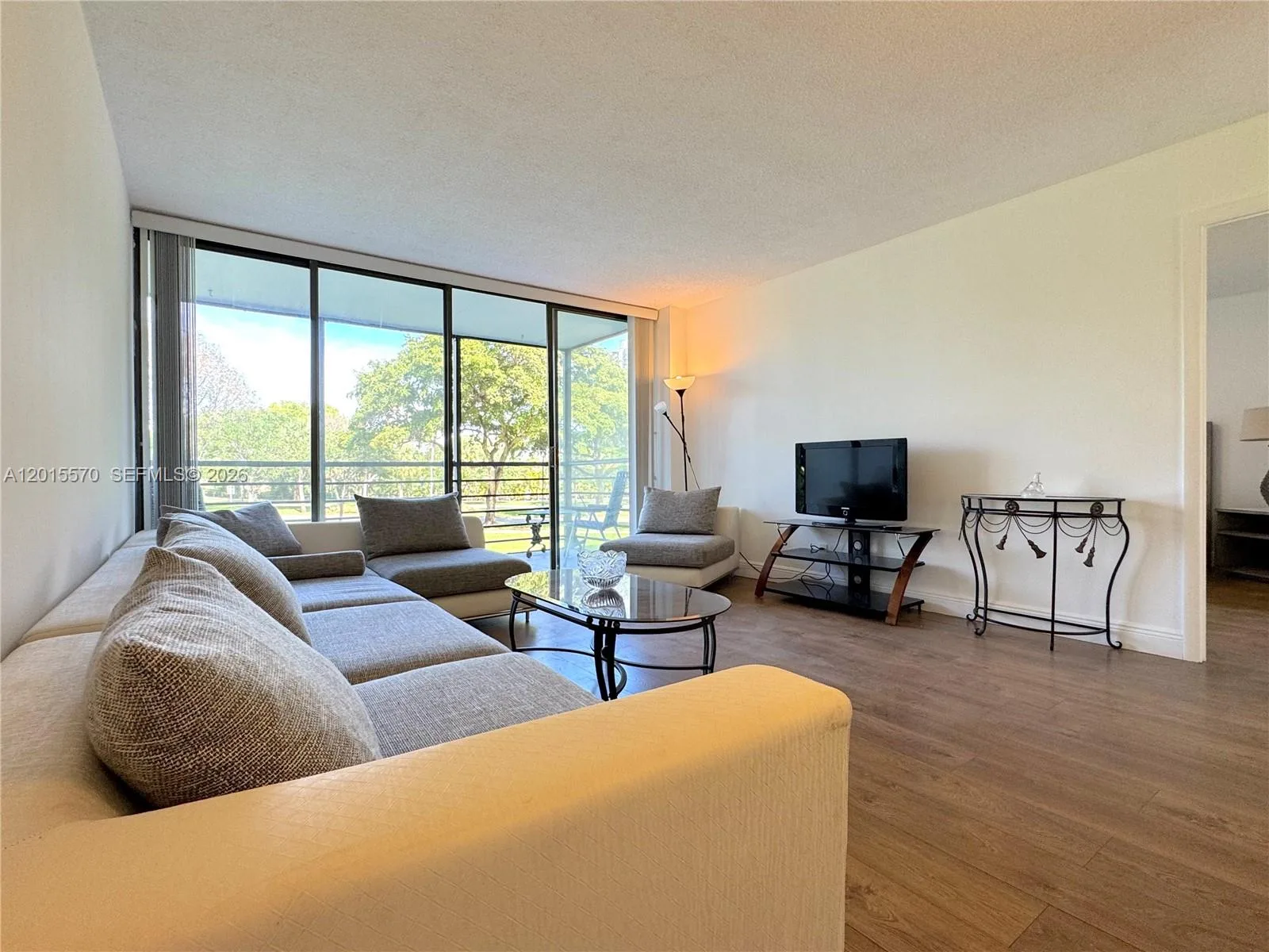 20400 W Country Club Dr # 209, Aventura, FL 33180 photo 4