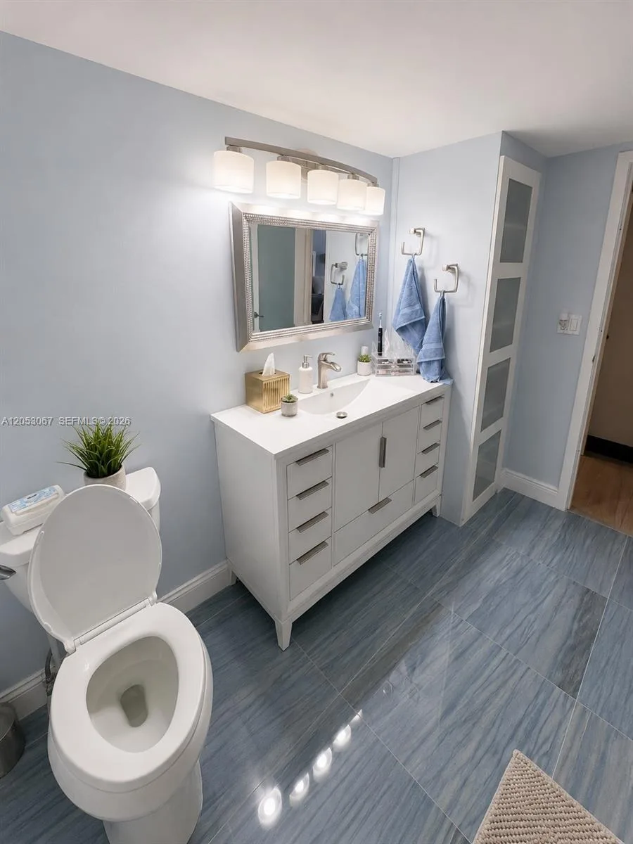 1000 Parkview Dr # 710, Hallandale Beach, FL 33009 photo 12