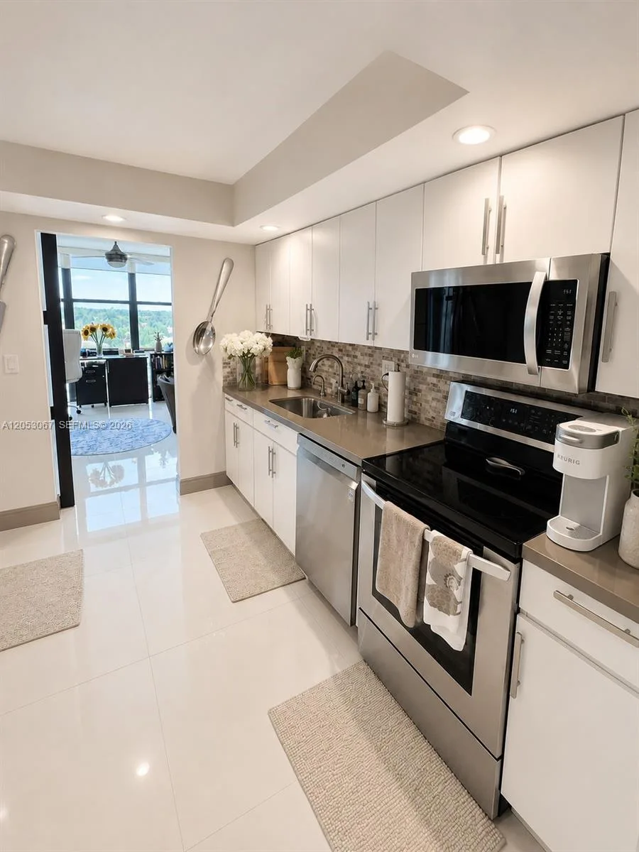 1000 Parkview Dr # 710, Hallandale Beach, FL 33009 photo 8