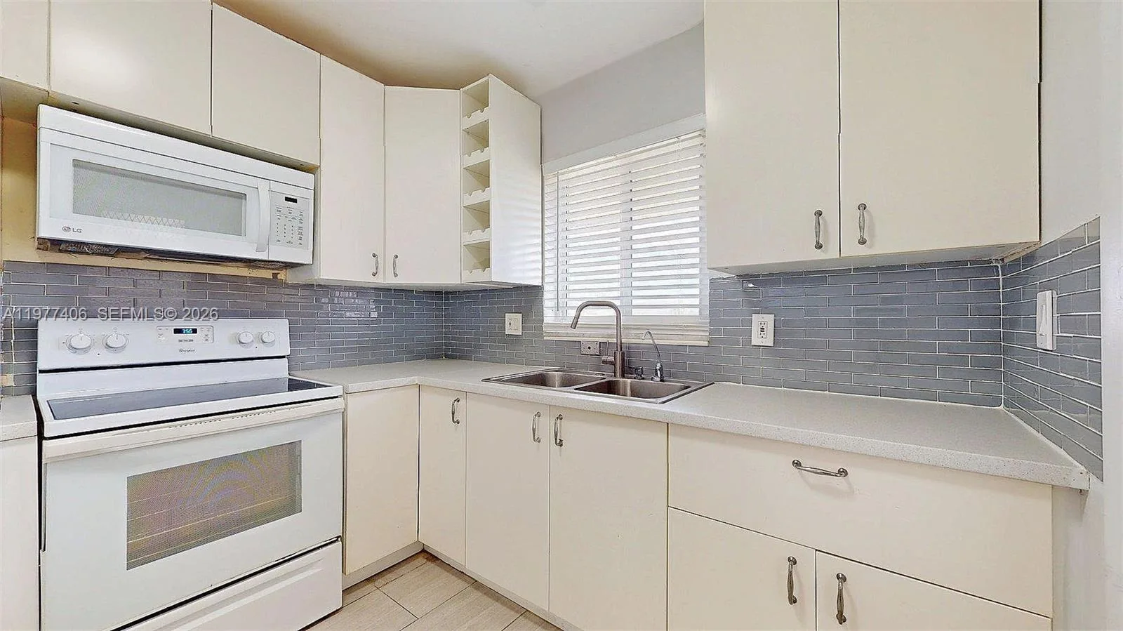 5300 Washington St # D303, Hollywood, FL 33021 photo 4