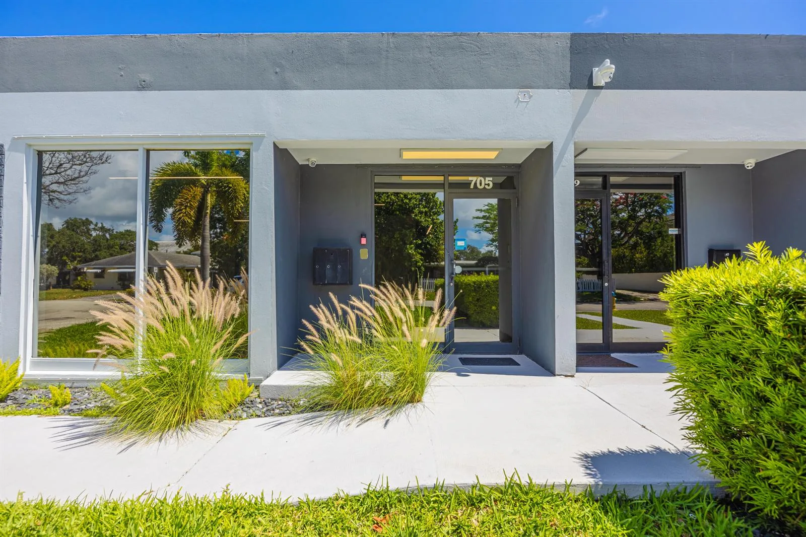 705 Bond Way, Delray Beach, FL 33483 photo 2