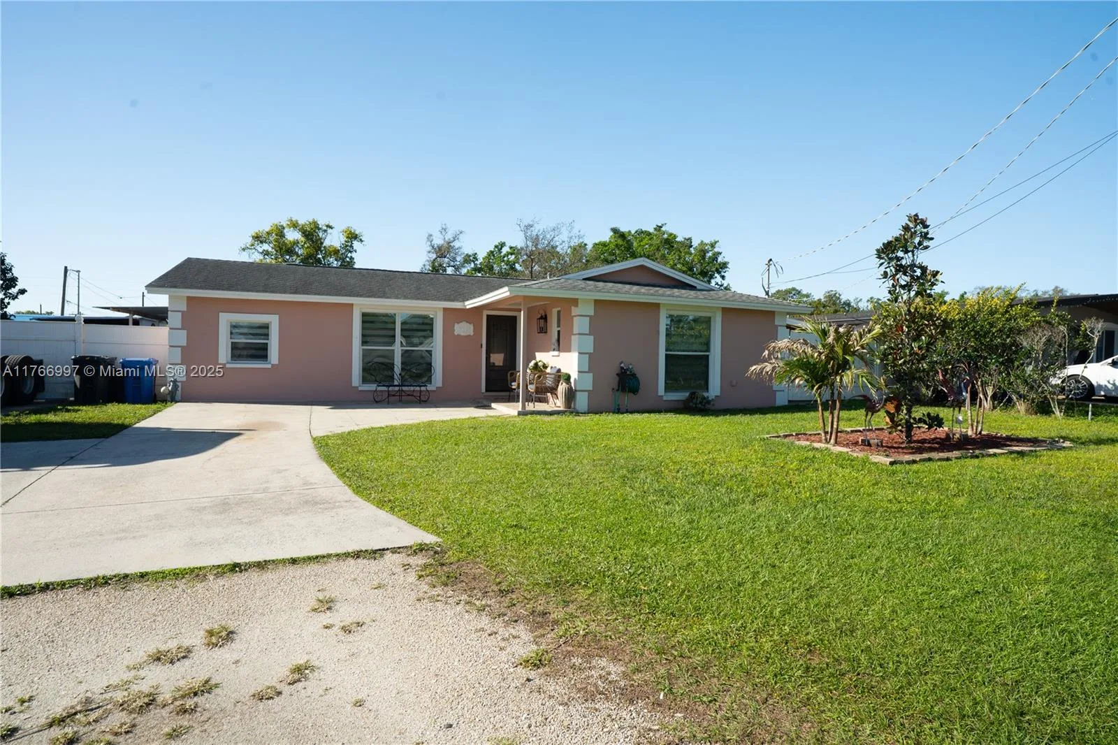 2904 W XANTHUS ST, Tampa, FL 33614 photo 3