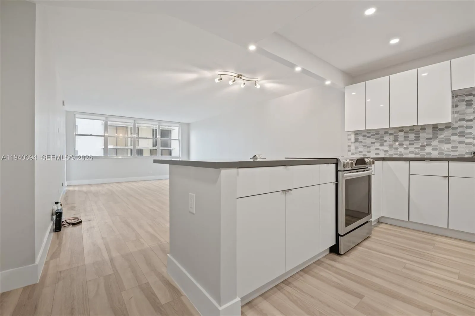 6039 Collins Ave # 509, Miami Beach, FL 33140 photo 6