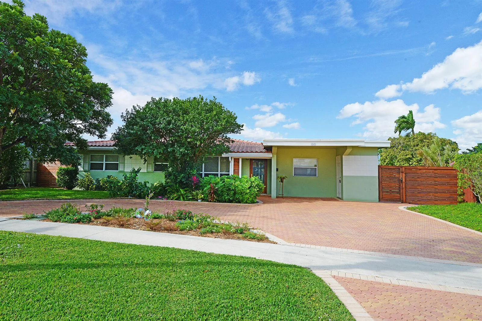 1001 SE 5 Avenue, Pompano Beach, FL 33060