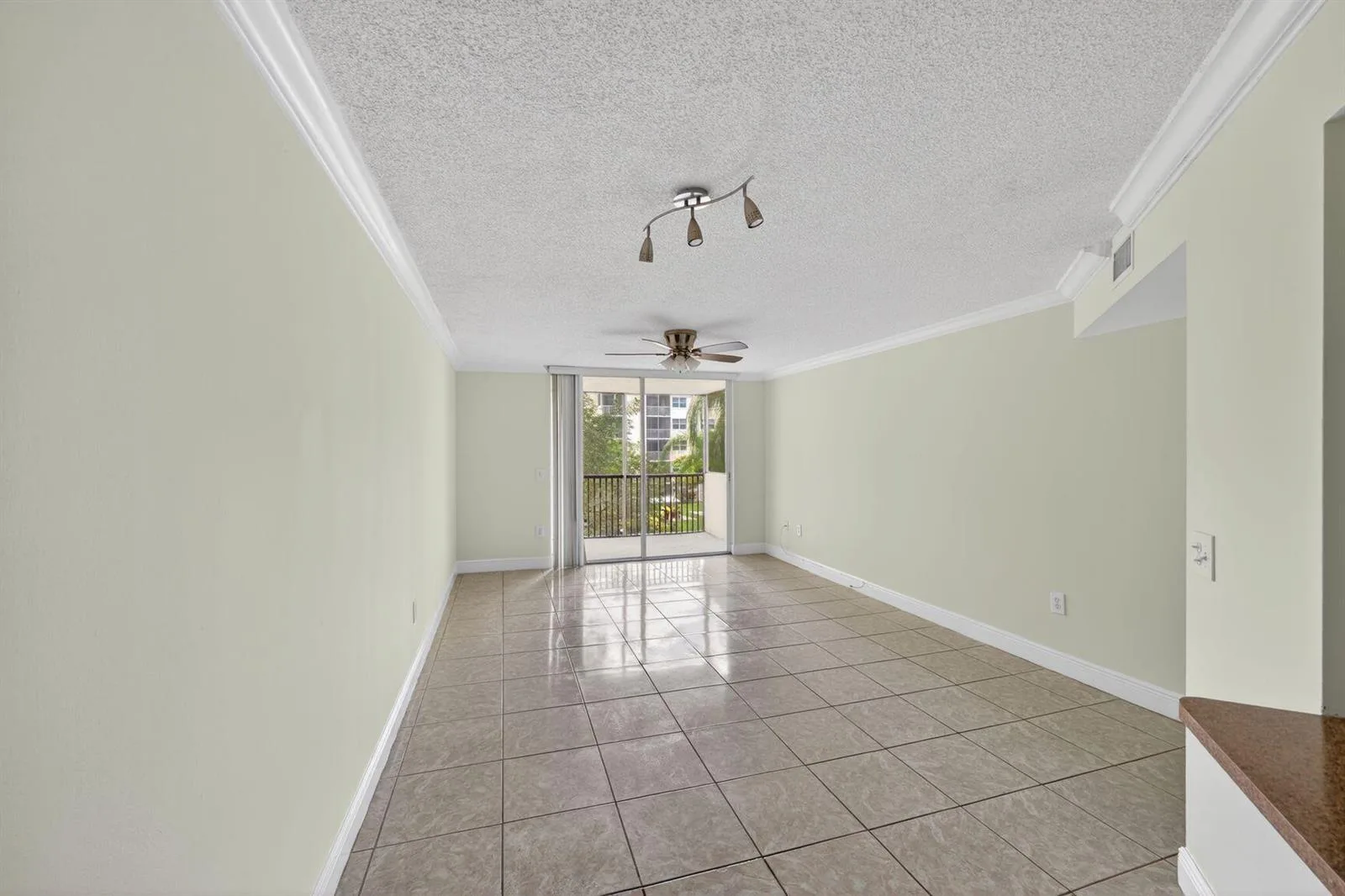 8363 Lake Drive # 308, Doral, FL 33166 photo 2