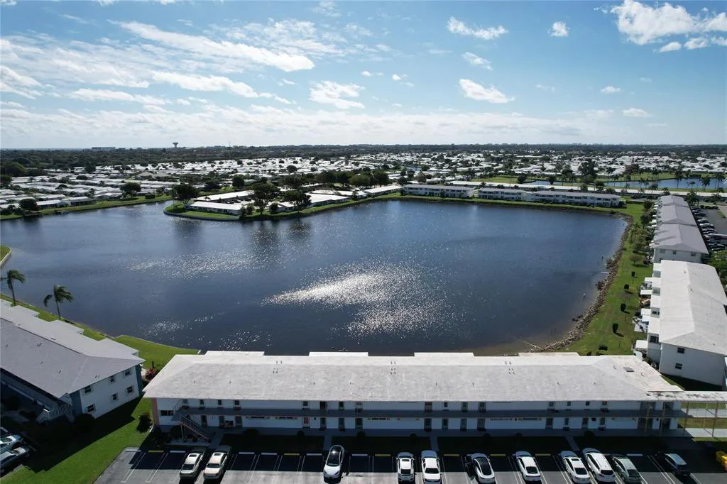 1116 Lake Terrace # 214, Boynton Beach, FL 33426