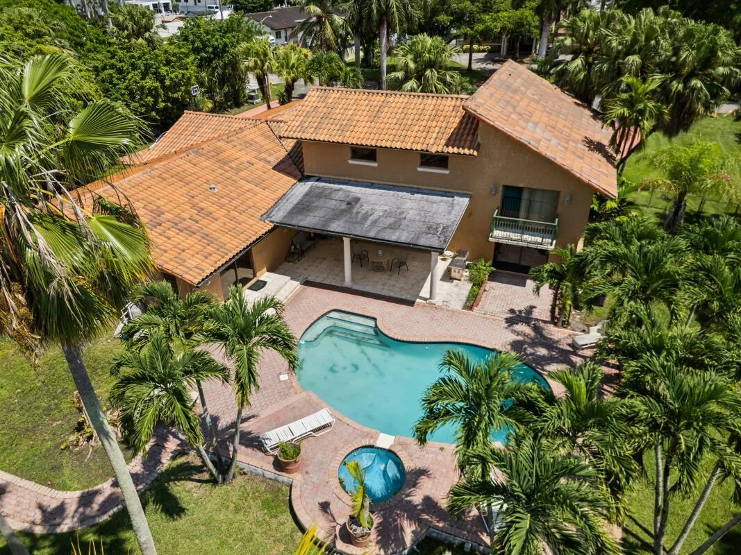10010 NW 135th Street, Hialeah Gardens, FL 33018 photo 4