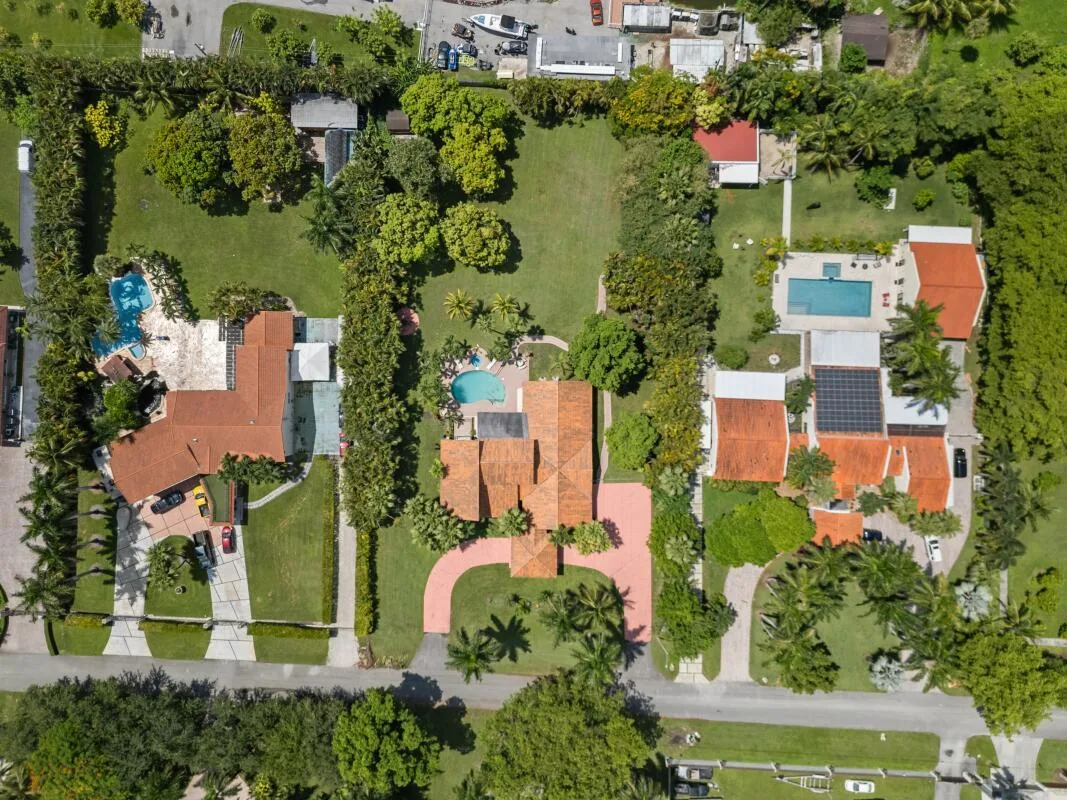 10010 NW 135th Street, Hialeah Gardens, FL 33018 photo 5