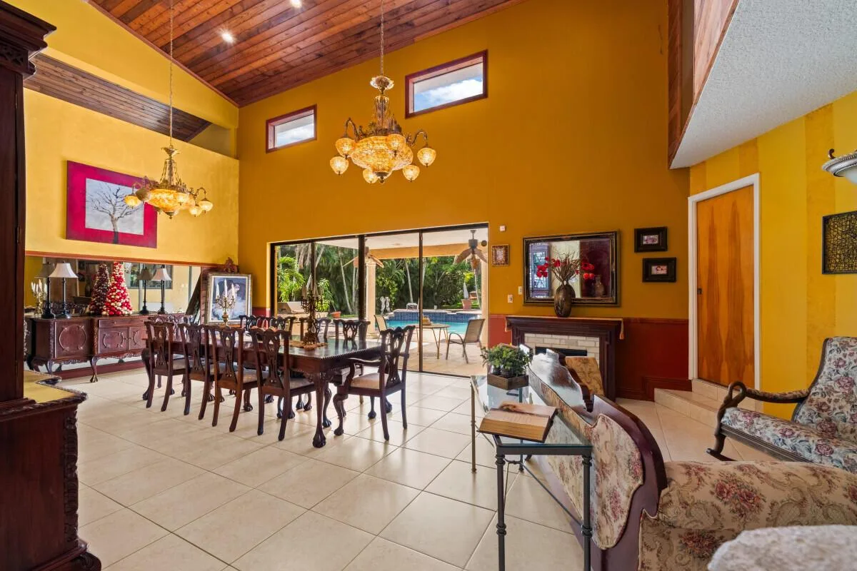 10010 NW 135th Street, Hialeah Gardens, FL 33018 photo 6