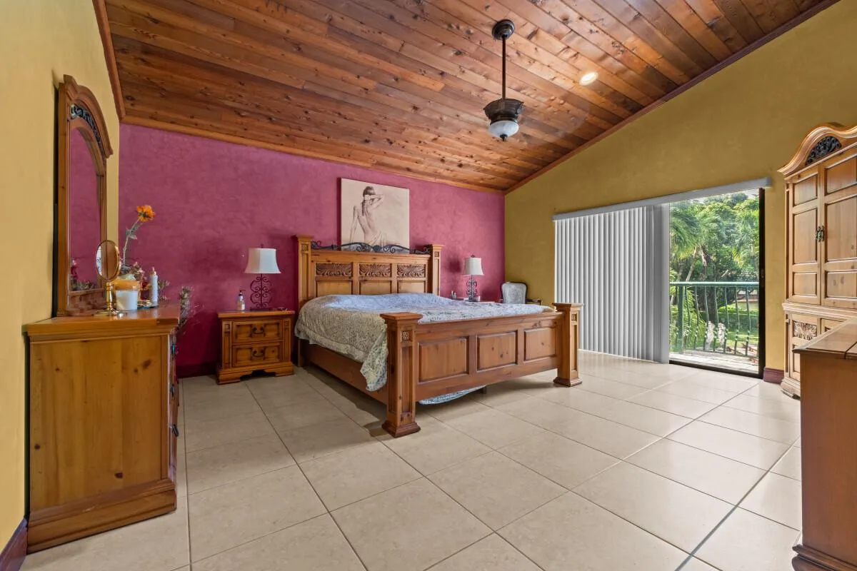 10010 NW 135th Street, Hialeah Gardens, FL 33018 photo 8